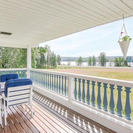 2 Bedroom Awesome Home In Svanskog Luaran gambar