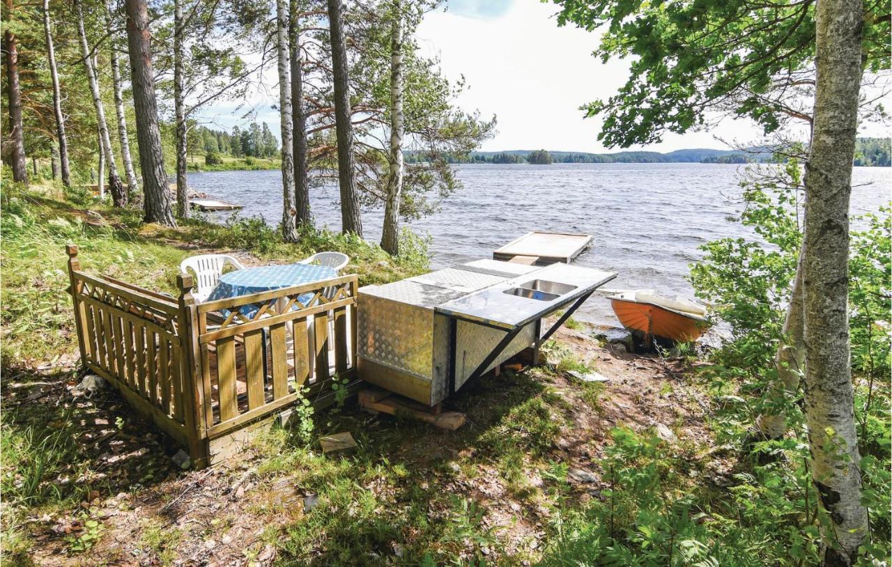 2 Bedroom Awesome Home In Svanskog Luaran gambar