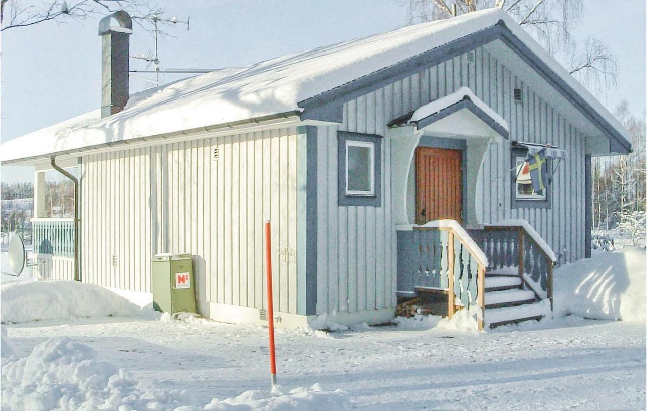 2 Bedroom Awesome Home In Svanskog Luaran gambar